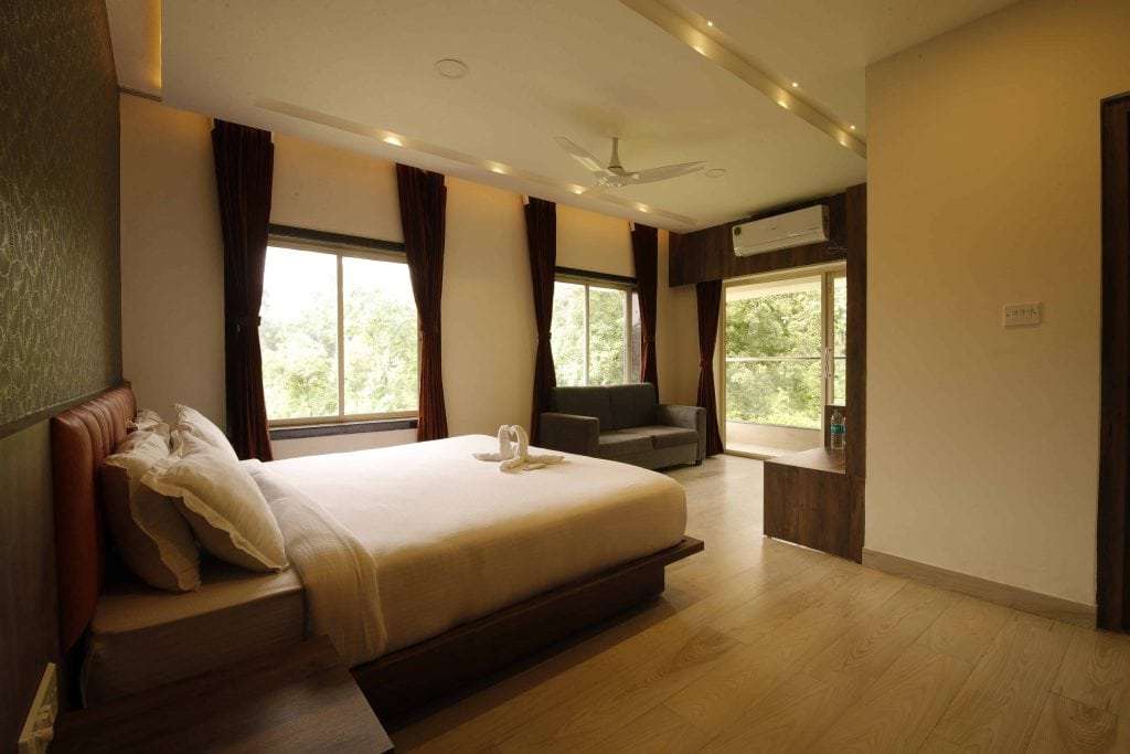 Double bedroom in Lataguri